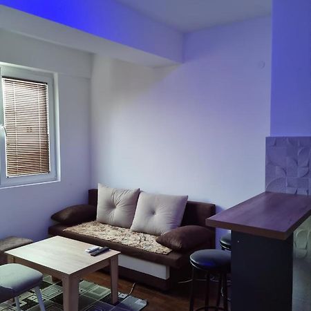 סקופיה Lester Apartments מראה חיצוני תמונה