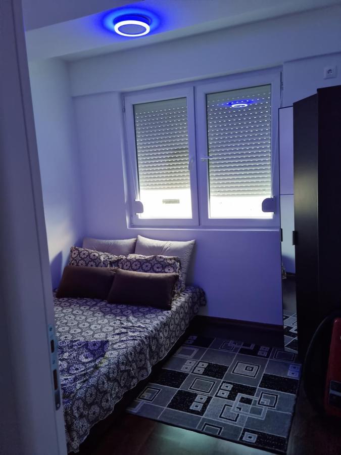 סקופיה Lester Apartments מראה חיצוני תמונה