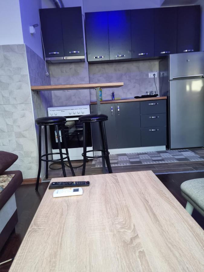 סקופיה Lester Apartments מראה חיצוני תמונה